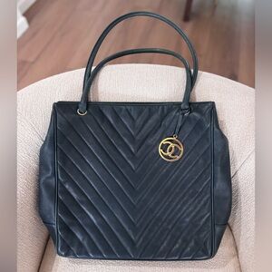 Authentic CHANEL Chevron leather V stitch oversized grand tote khaki green